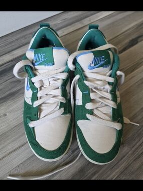 Nike Dunk Low Sneakers - Green & White